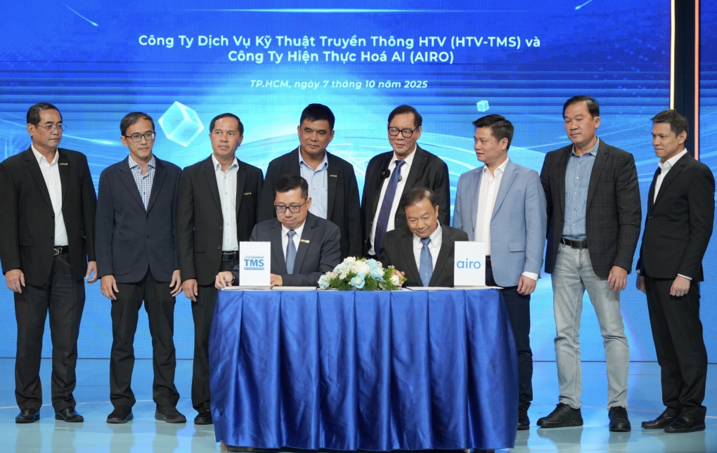AIRO ký kết hợp tác với HTV-TMS, tại TP HCM, chiều 7/10. Ảnh: Ngọc Anh